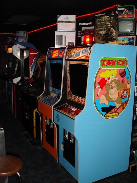 mia arcade game